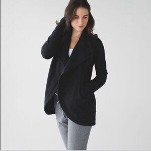 Lululemon size 6 That's A Wrap Black Wrap cardigan jacket Lined